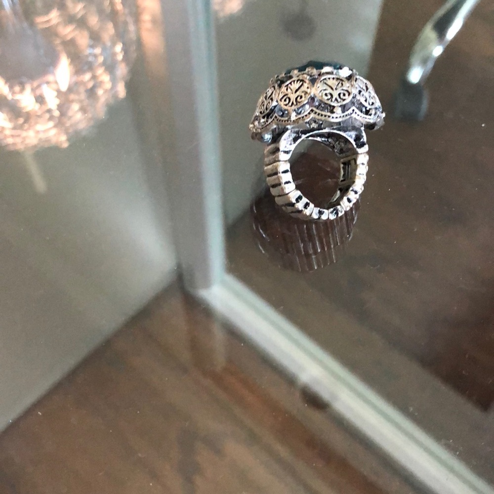 Victorian style ring - Picture 2 of 2